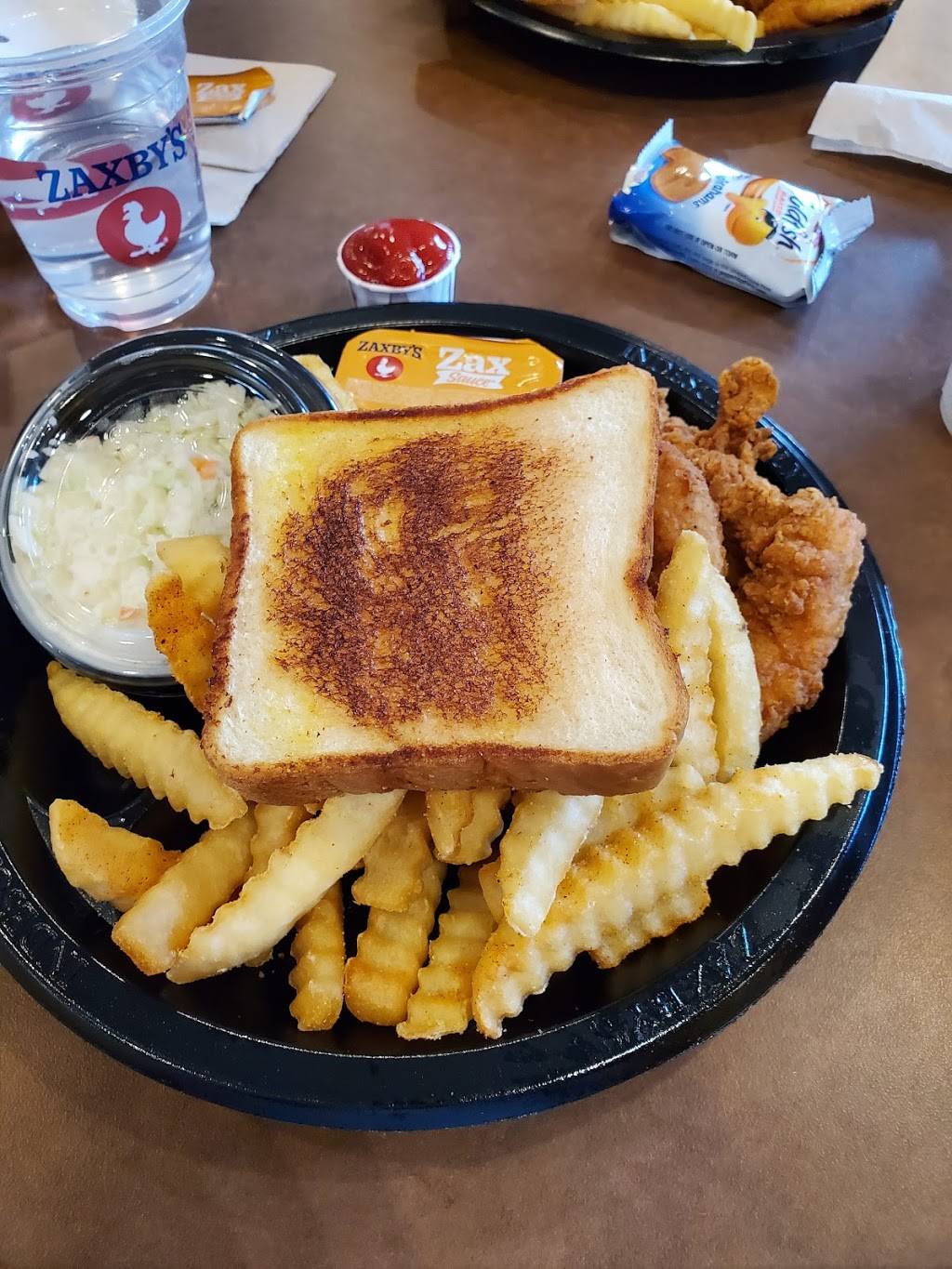 Zaxbys Chicken Fingers & Buffalo Wings | restaurant | 2901 Hillsborough St, Raleigh, NC 27607, USA | 9842420789 OR +1 984-242-0789