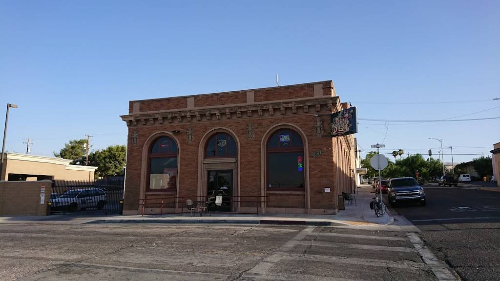 The Bank Sports Lounge | restaurant | 431 North St, Taft, CA 93268, USA | 6617454963 OR +1 661-745-4963