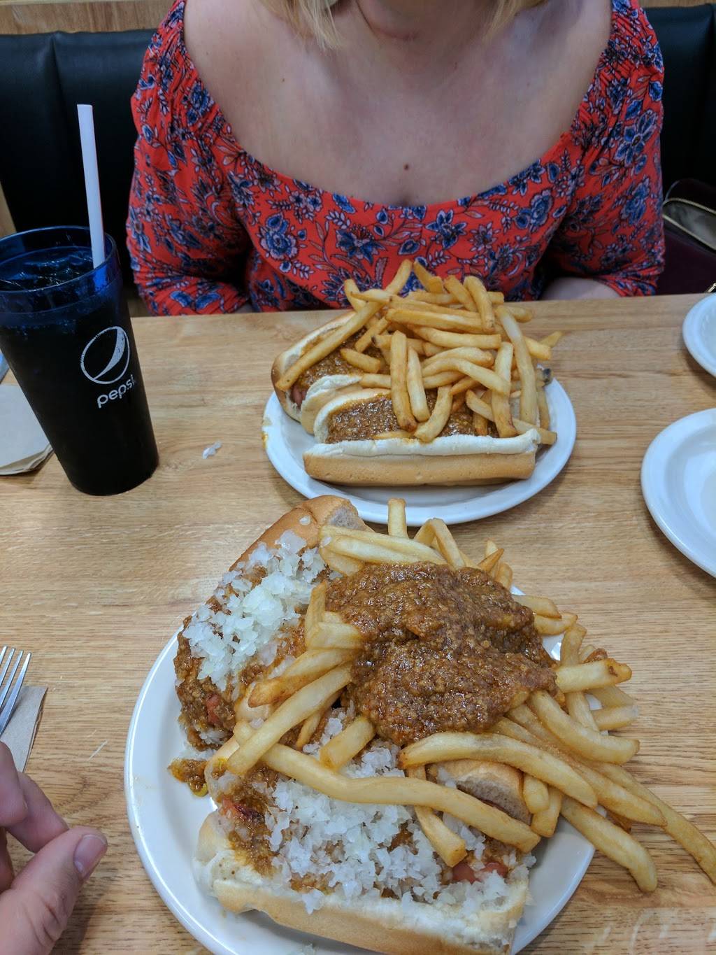 Famous Hot Weiner North Inc | restaurant | 160 Dart Dr, Hanover, PA 17331, USA | 7176322424 OR +1 717-632-2424