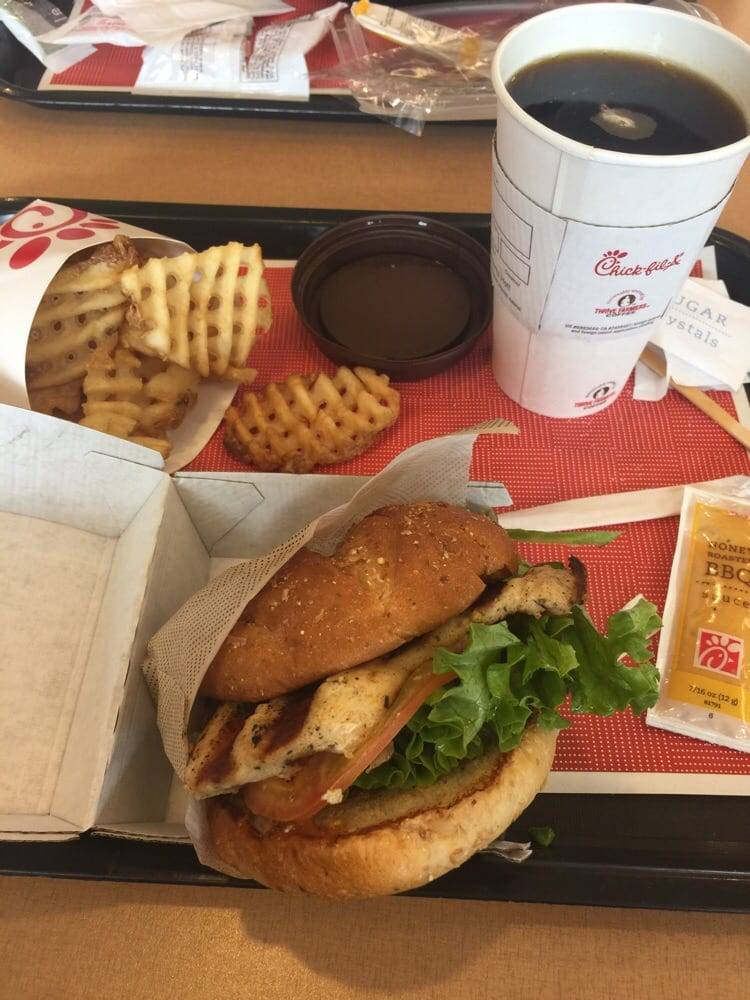 Chick-fil-A | restaurant | 6180 Mid Rivers Mall Dr, St Peters, MO 63304, USA | 6364473881 OR +1 636-447-3881