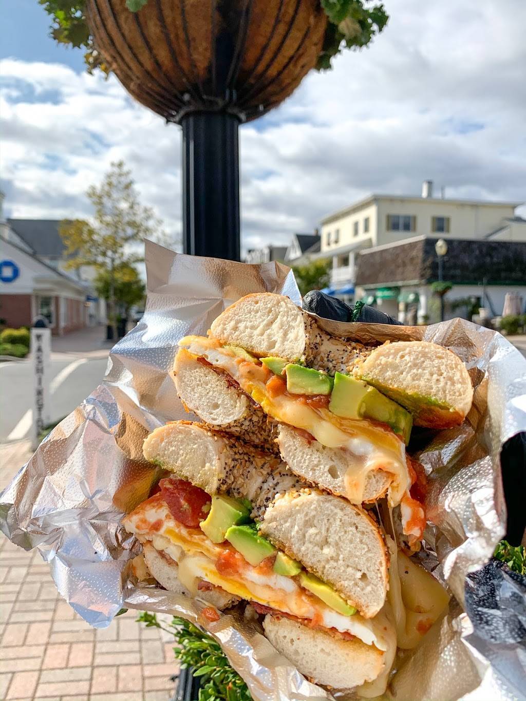 Dune Donuts and Bagels | bakery | 1408 3rd Ave, Spring Lake, NJ 07762, USA | 7323598000 OR +1 732-359-8000