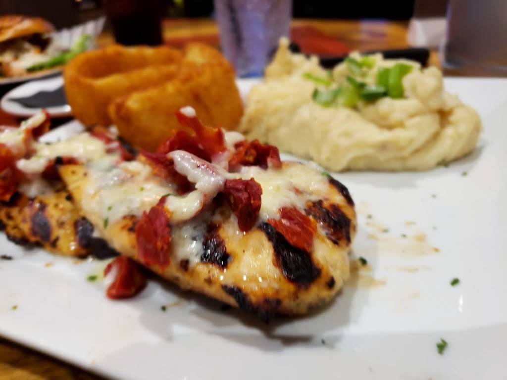 Fords Garage | restaurant | 879 Lakeland Park Center Dr, Lakeland, FL 33809, USA | 8633373673 OR +1 863-337-3673