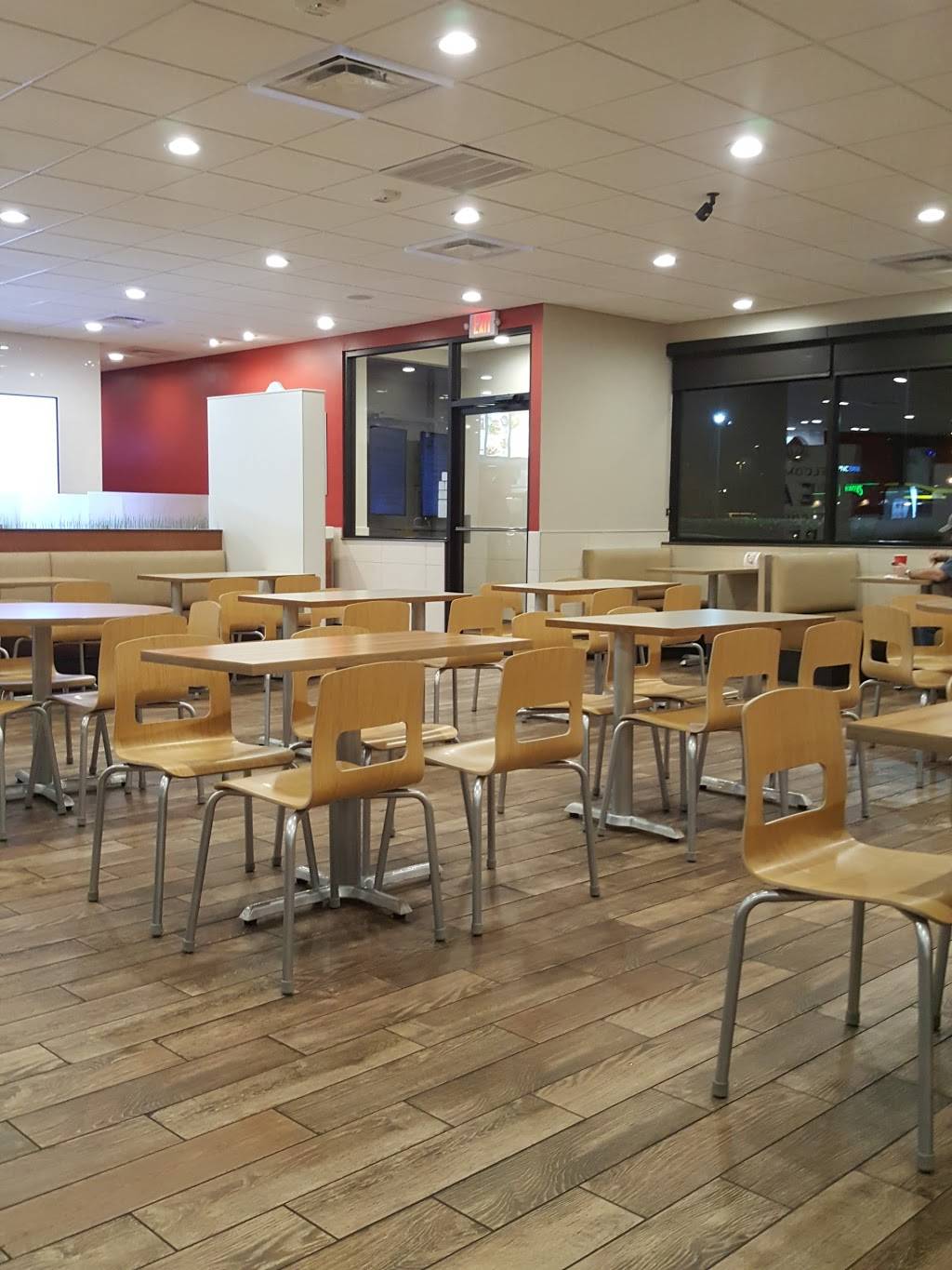 Wendys | restaurant | 6102 University Dr NW, Huntsville, AL 35806, USA | 2568379487 OR +1 256-837-9487