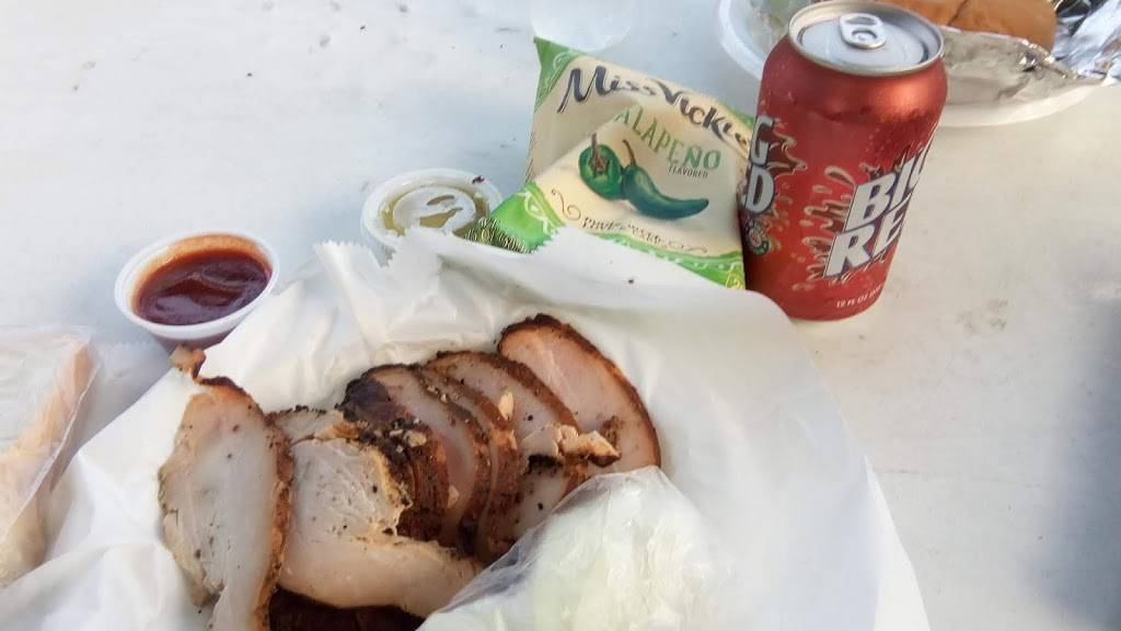 Reds Smoking BBQ | restaurant | 1706 Crystal Bend Dr, Pflugerville, TX 78660, USA | 5126708544 OR +1 512-670-8544