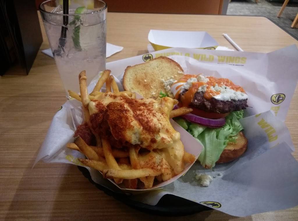 Buffalo Wild Wings | restaurant | 2942 Carlson Dr, Hammond, IN 46323, USA | 2198442600 OR +1 219-844-2600