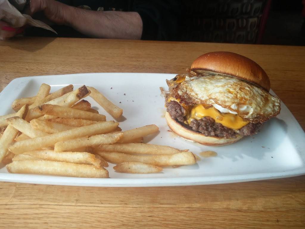 Applebees Grill + Bar | restaurant | 2510 W Washington St, West Bend, WI 53095, USA | 2623061068 OR +1 262-306-1068