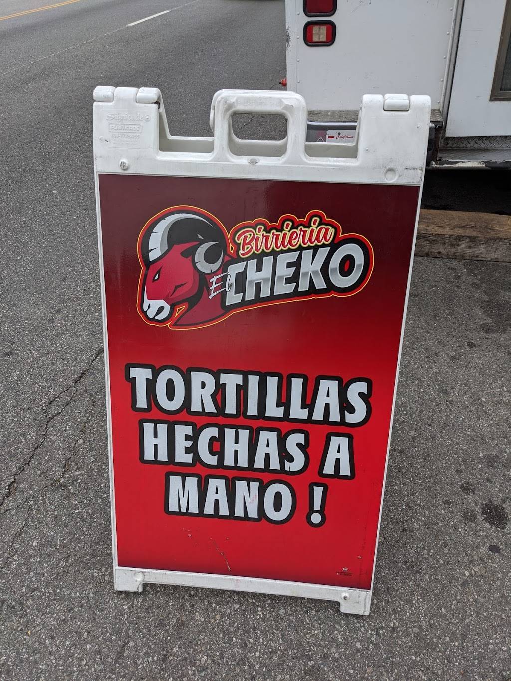 Birrieria El Cheko | restaurant | 3654 E Olympic Blvd, Los Angeles, CA 90023, USA | 3235463435 OR +1 323-546-3435