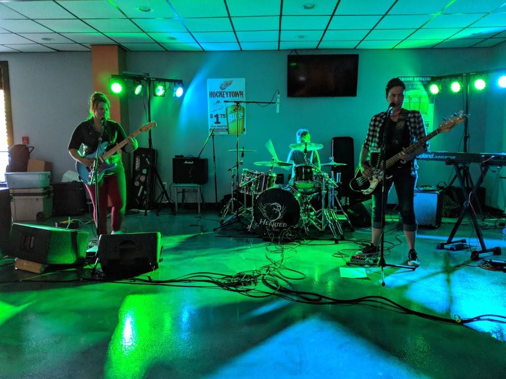 Bellaire Lanes & Games Delivery and takeout available | restaurant | 4800 S M 88 Hwy, Bellaire, MI 49615, USA | 2313507373 OR +1 231-350-7373