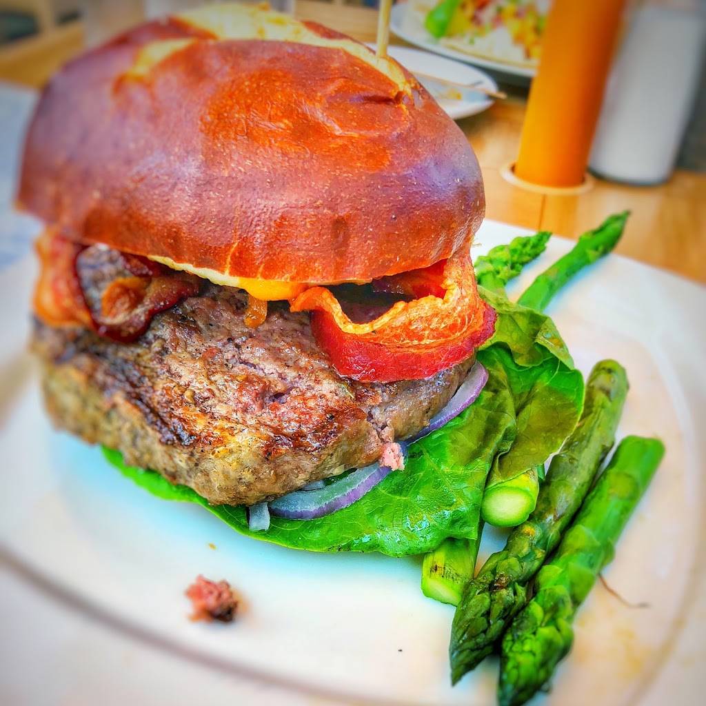 The Vine - Martini & Wine Bar | restaurant | 101 Center St, Grayslake, IL 60030, USA | 8475430900 OR +1 847-543-0900