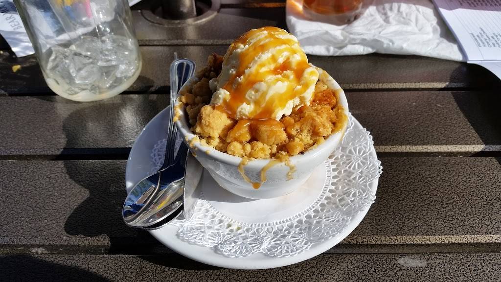 The Bear Moon Bar & Grill | restaurant | 901 Ski Run Blvd, South Lake Tahoe, CA 96150, USA | 5305416122 OR +1 530-541-6122