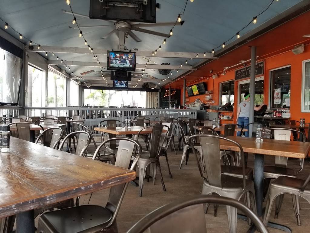 Cork Soakers Deck & Wine Bar | restaurant | 837 SE 47th Terrace, Cape Coral, FL 33904, USA | 2395426622 OR +1 239-542-6622