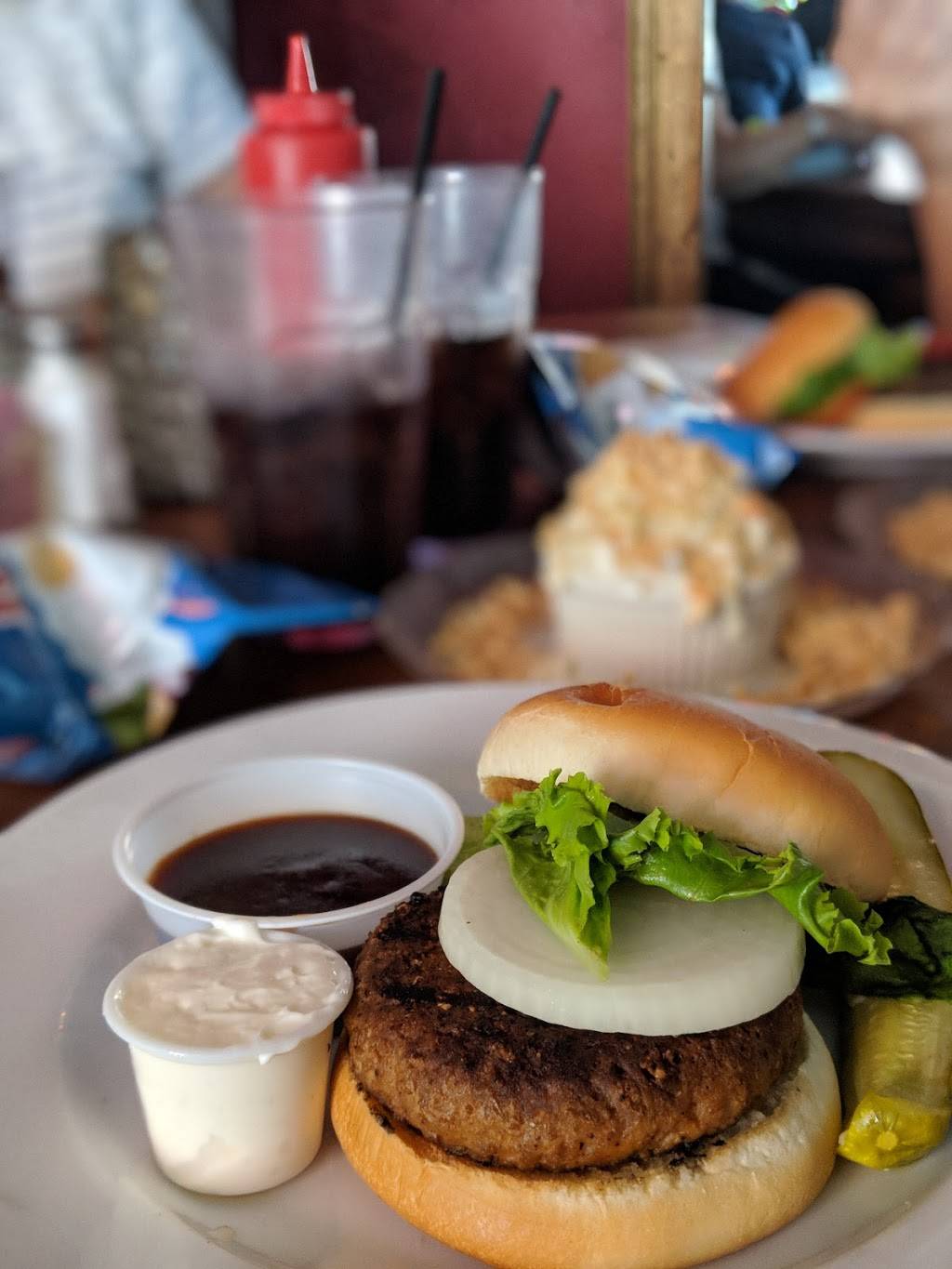 Whiskys | restaurant | 334 Front St, Lawrenceburg, IN 47025, USA | 8125374239 OR +1 812-537-4239