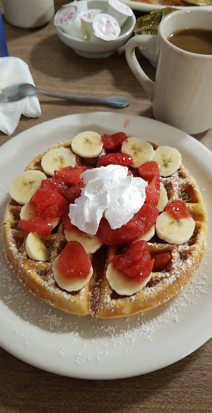 The Broken Egg Cafe | restaurant | 2405 S Hackberry, San Antonio, TX 78210, USA | 2109717782 OR +1 210-971-7782