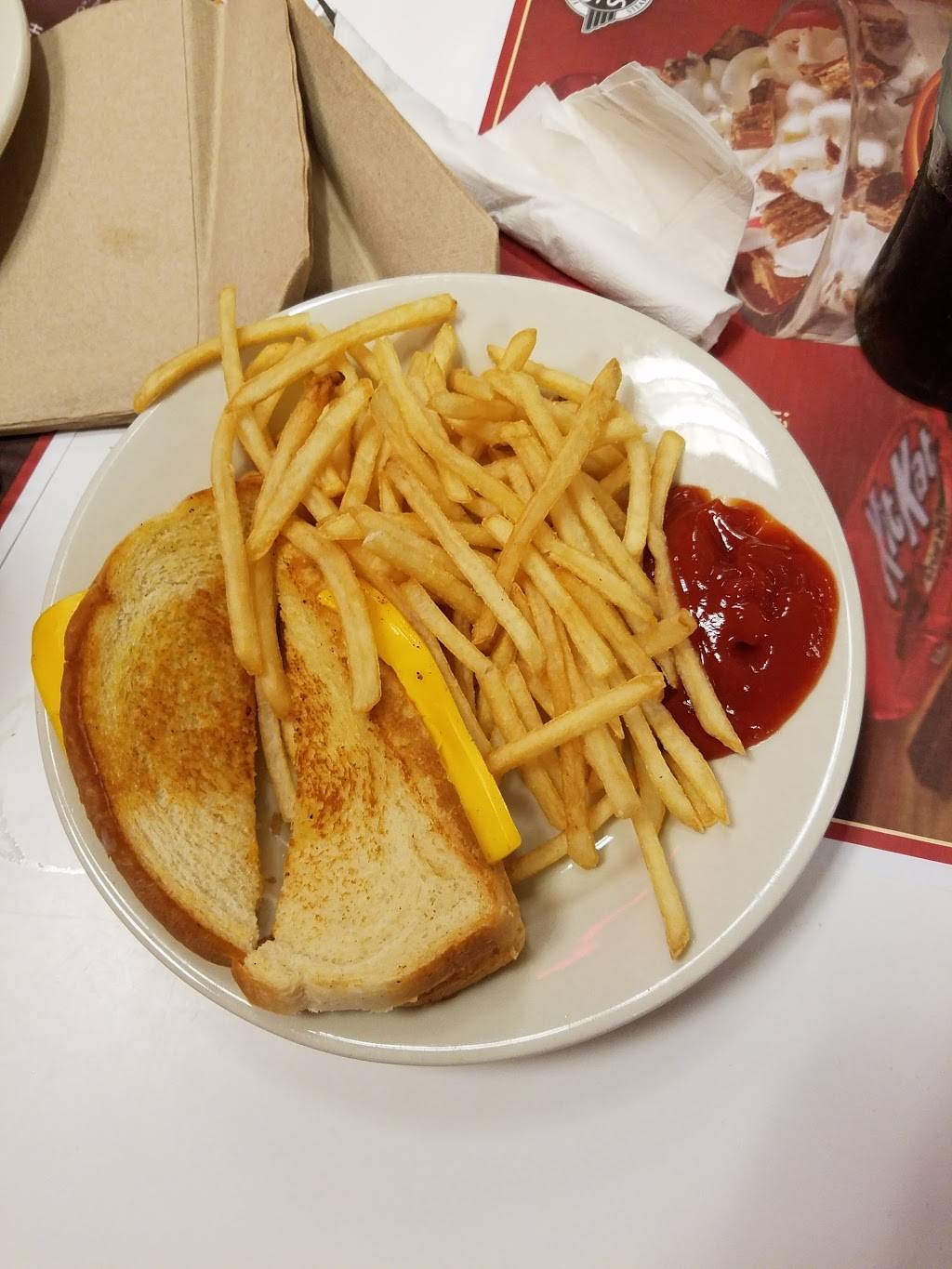 Steak n Shake | restaurant | 8311 Old Troy Pike, Huber Heights, OH 45424, USA | 9372353118 OR +1 937-235-3118