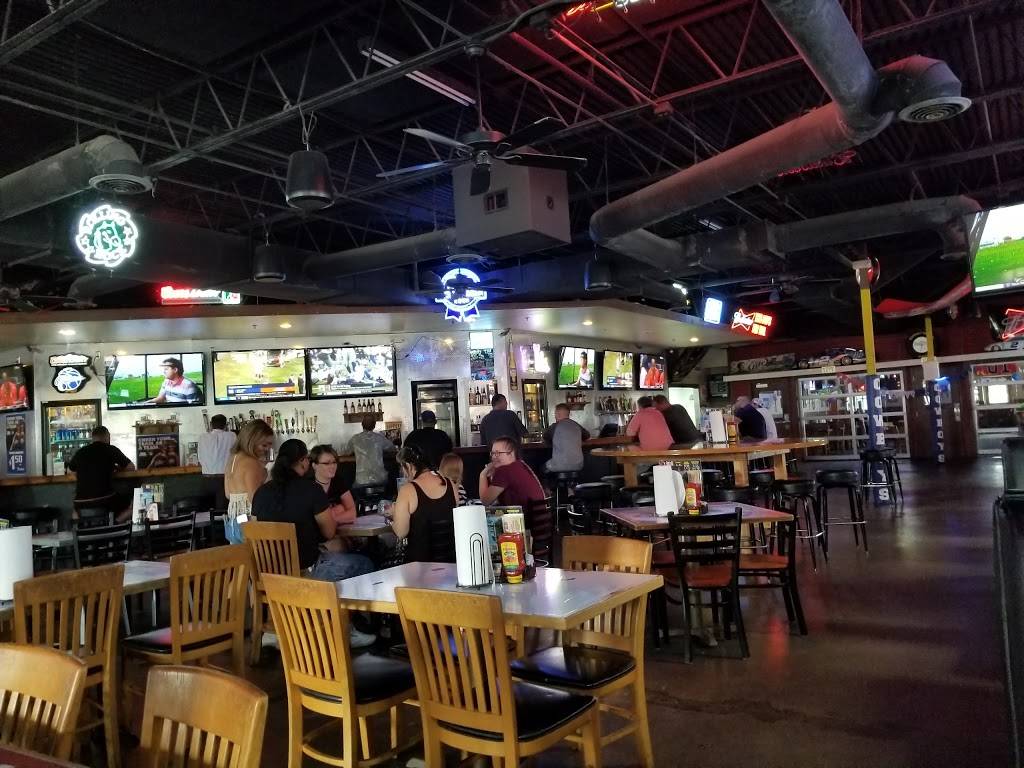 Redneck Heaven Restaurant & Bar | restaurant | 701 North Watson Road SH, 360 Rd to Six Flags St, Arlington, TX 76011, USA | 8178550100 OR +1 817-855-0100