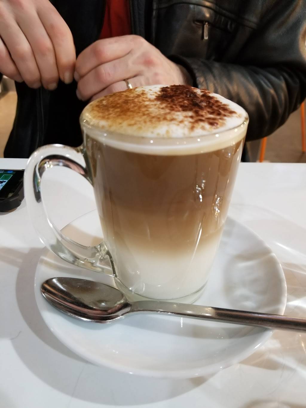 Resto Capucine | restaurant | 7000 Boulevard Maurice-Duplessis, Montréal, QC H1G 0A1, Canada | 5143287604 OR +1 514-328-7604