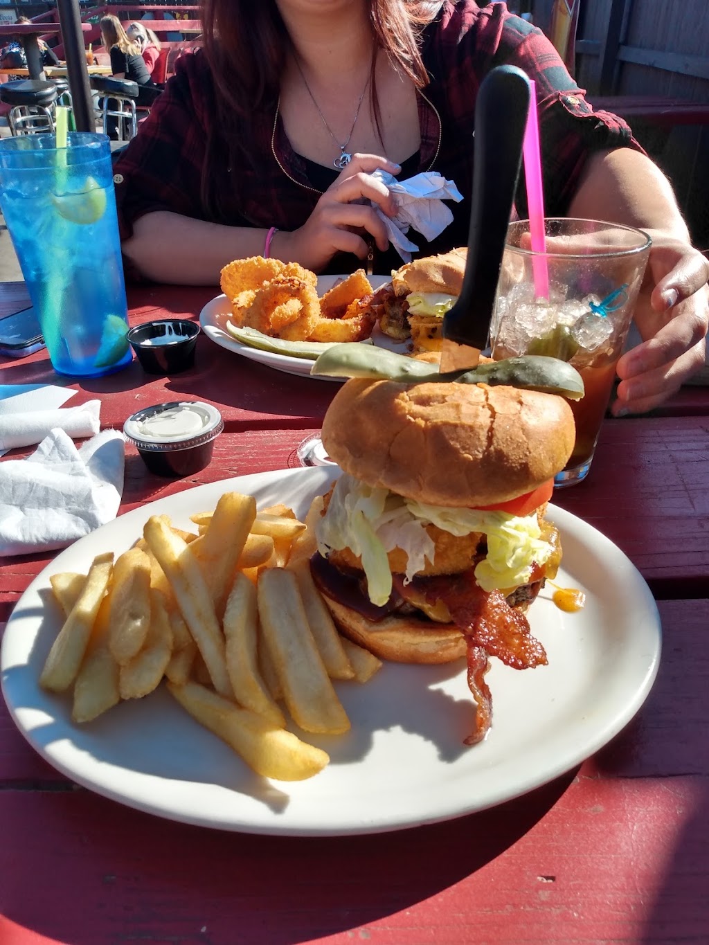 Hoochs Kingman Grille | restaurant | 2215 E Butler Ave, Kingman, AZ 86409, USA | 9285295150 OR +1 928-529-5150