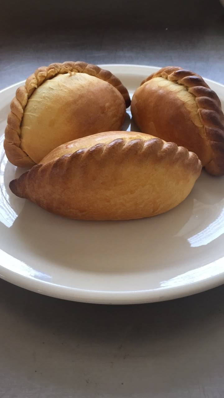 Empanadas | Salteñas Deli | cafe | 177 Claywood Dr, Brentwood, NY 11717, USA | 9173043052 OR +1 917-304-3052