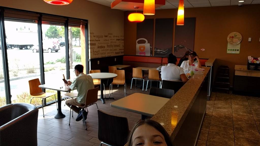 Dunkin | bakery | 40361 Murrieta Hot Springs Rd, Murrieta, CA 92563, USA | 9516989880 OR +1 951-698-9880