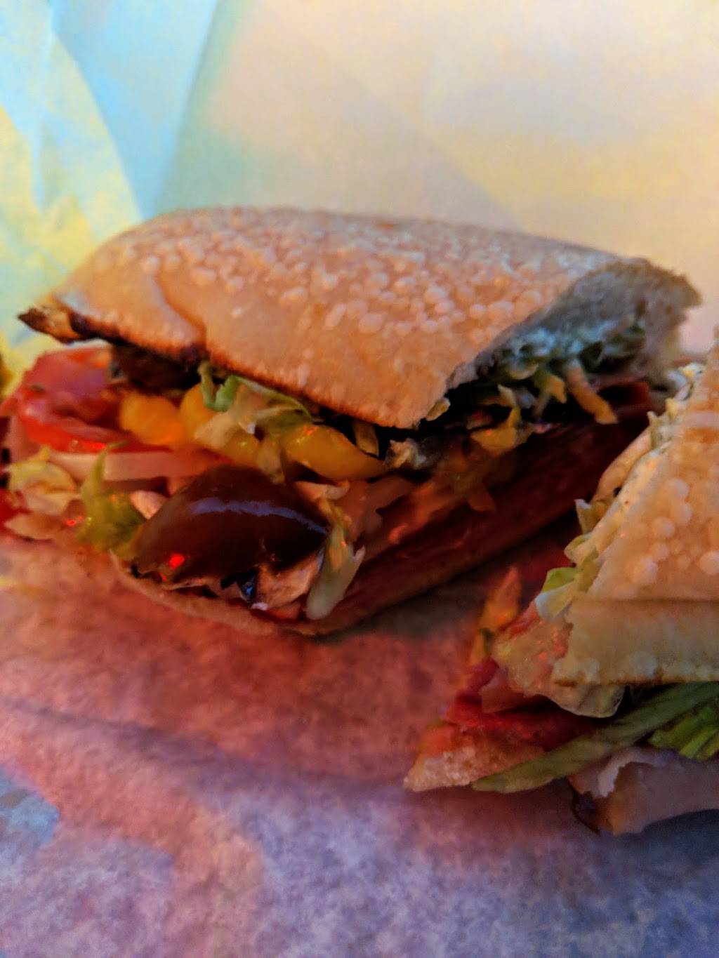 Darios Famous Pizza | restaurant | 1560 NY-332, Farmington, NY 14425, USA | 5853983430 OR +1 585-398-3430