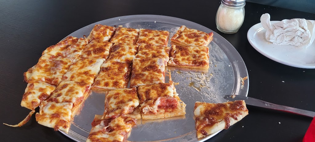 Pizza Pub of Forest Lake | restaurant | 8241 N Shore Trail, Forest Lake, MN 55025, USA | 6513952212 OR +1 651-395-2212