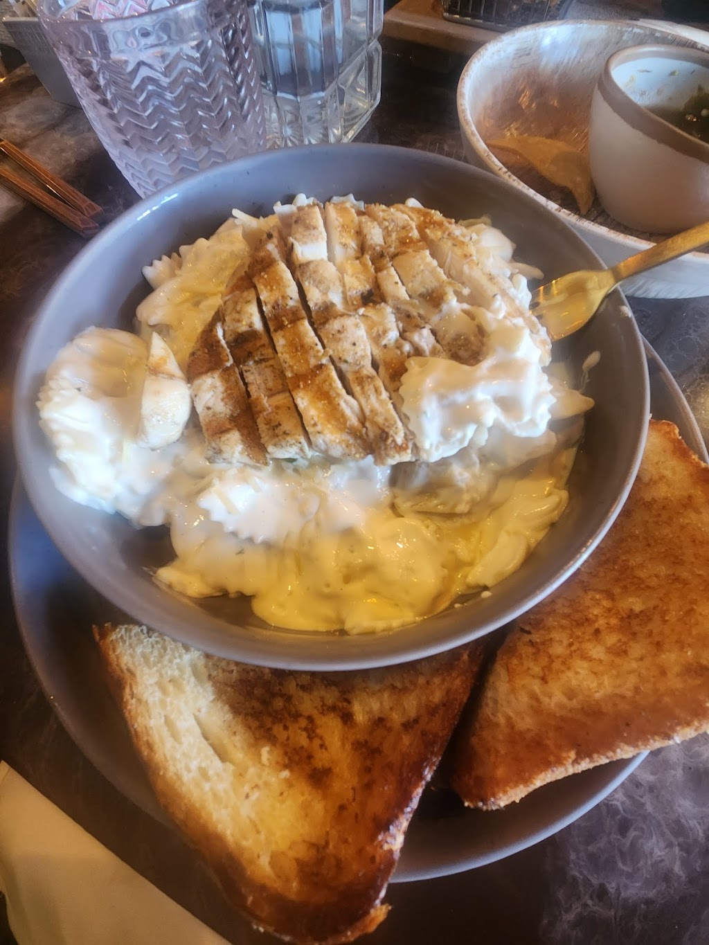 Barrio Eats & Drinks | restaurant | 502 N Oregon St A, El Paso, TX 79901, USA | 9153077981 OR +1 915-307-7981