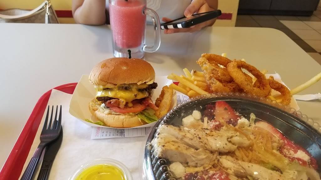 Don & Millies | restaurant | 8405 Q St, Omaha, NE 68127, USA | 4025936099 OR +1 402-593-6099