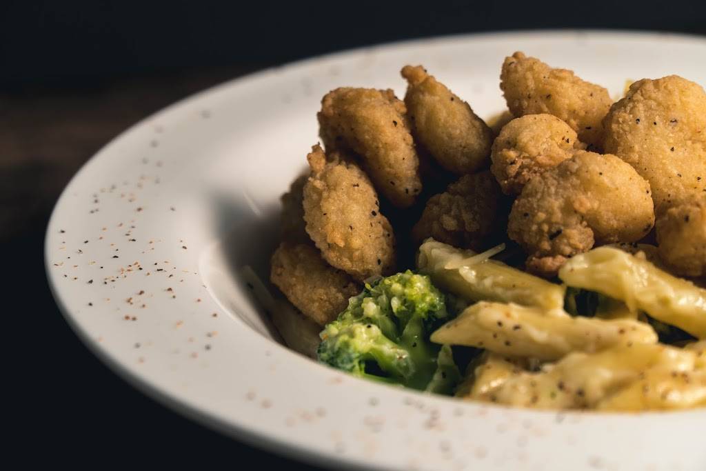 Gusto - Bar & Grill Restaurant | restaurant | 19 Eagle Ridge Dr, Waverly, IA 50677, USA | 3193520444 OR +1 319-352-0444