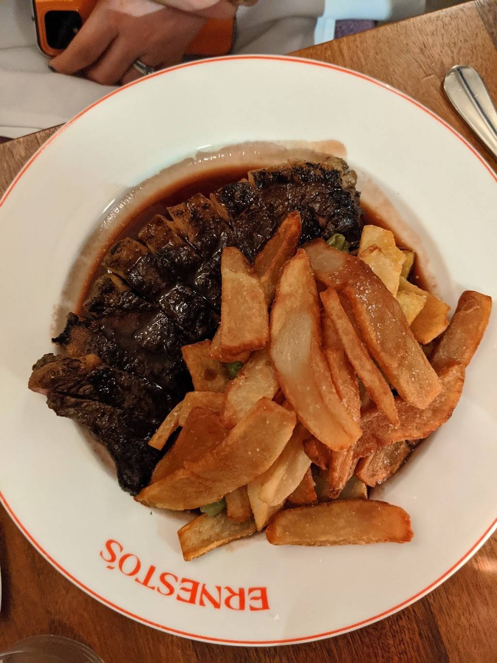 Ernestos | restaurant | 259 E Broadway, New York, NY 10002, USA | 6466928300 OR +1 646-692-8300