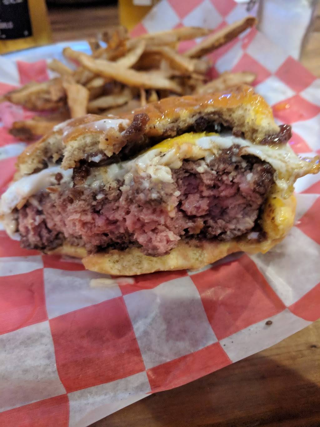 Corner House BBQ | restaurant | 100 Lincoln Ave, Staten Island, NY 10306, USA | 7189871227 OR +1 718-987-1227