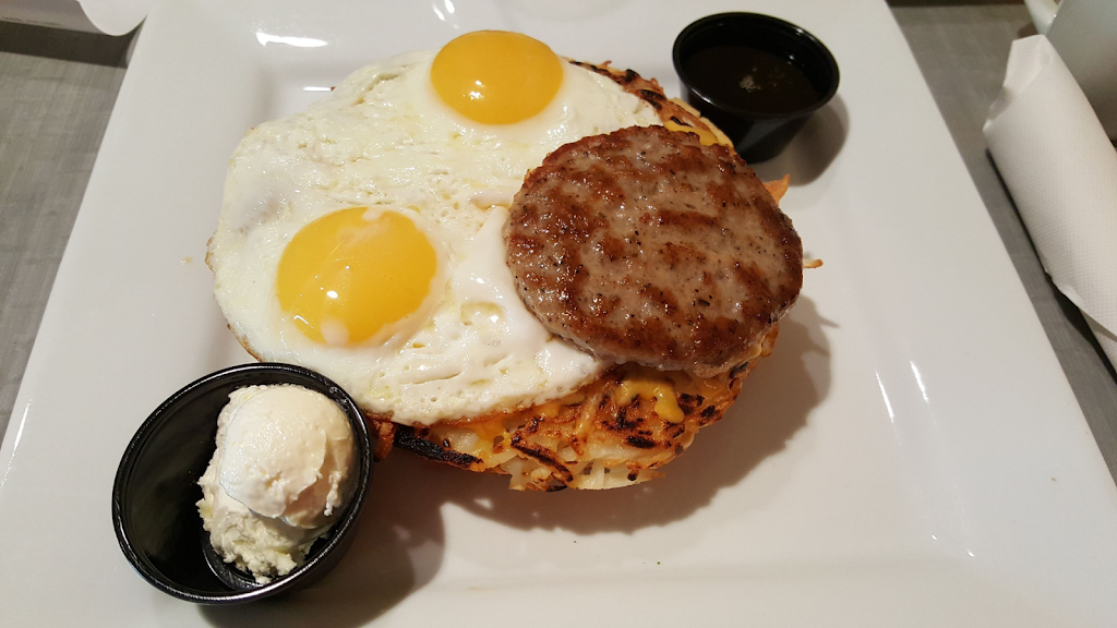 Mad Town Gastropub | restaurant | Dane Country Regional Airport, 4000 International Ln, Madison, WI 53704, USA | 6082439614 OR +1 608-243-9614