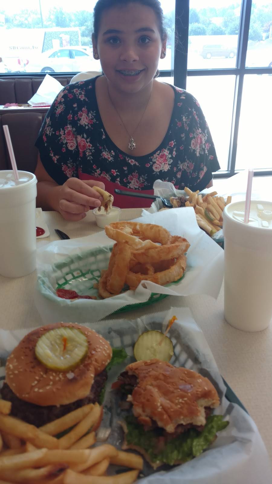 Everest Grill | restaurant | 122 S NC 16 BUSINESS HIGHWAY, Denver, NC 28037, USA | 7048220404 OR +1 704-822-0404