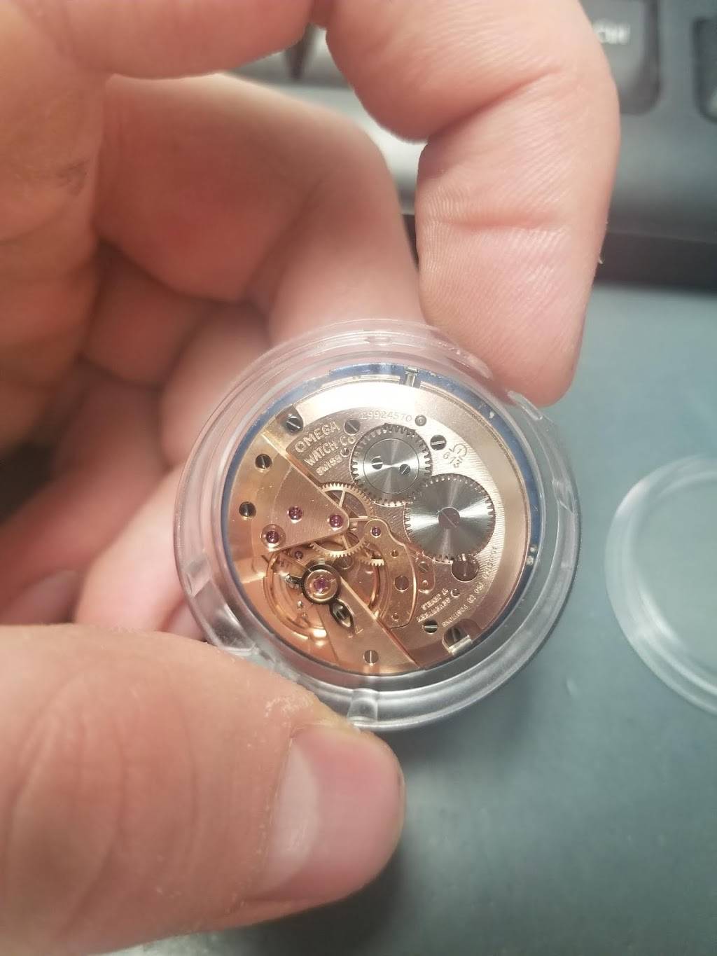 M J Watch Services | restaurant | 2200 Waukegan Rd, Glenview, IL 60025, USA | 8477297400 OR +1 847-729-7400