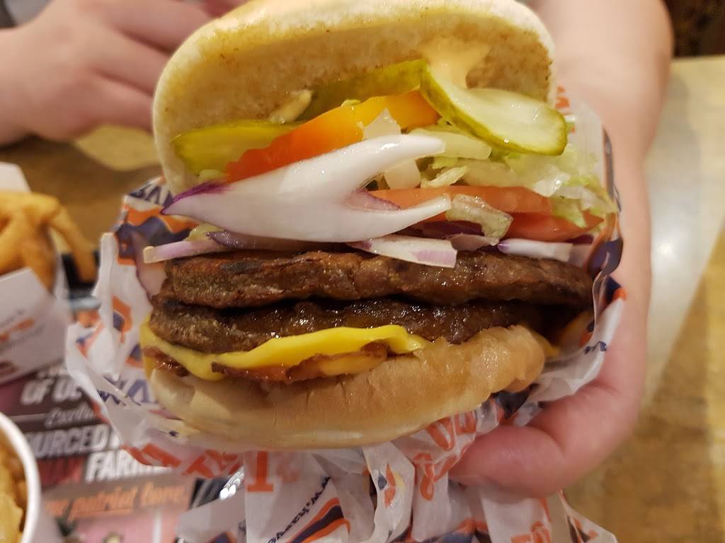 Harveys | restaurant | 266 Queens Quay W, Toronto, ON M5J 1B5, Canada | 4165967292 OR +1 416-596-7292