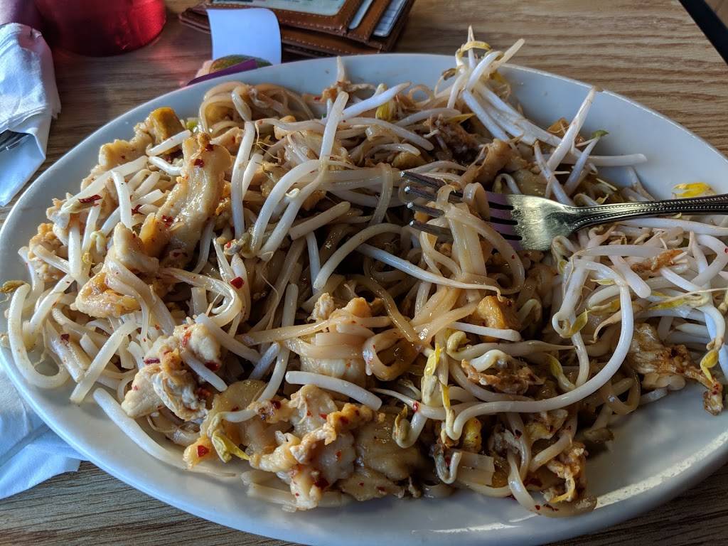 Hot Pepper Thai Restaurant of Waterford | restaurant | 4212 Pontiac Lake Rd, Waterford Twp, MI 48328, USA | 2486180270 OR +1 248-618-0270