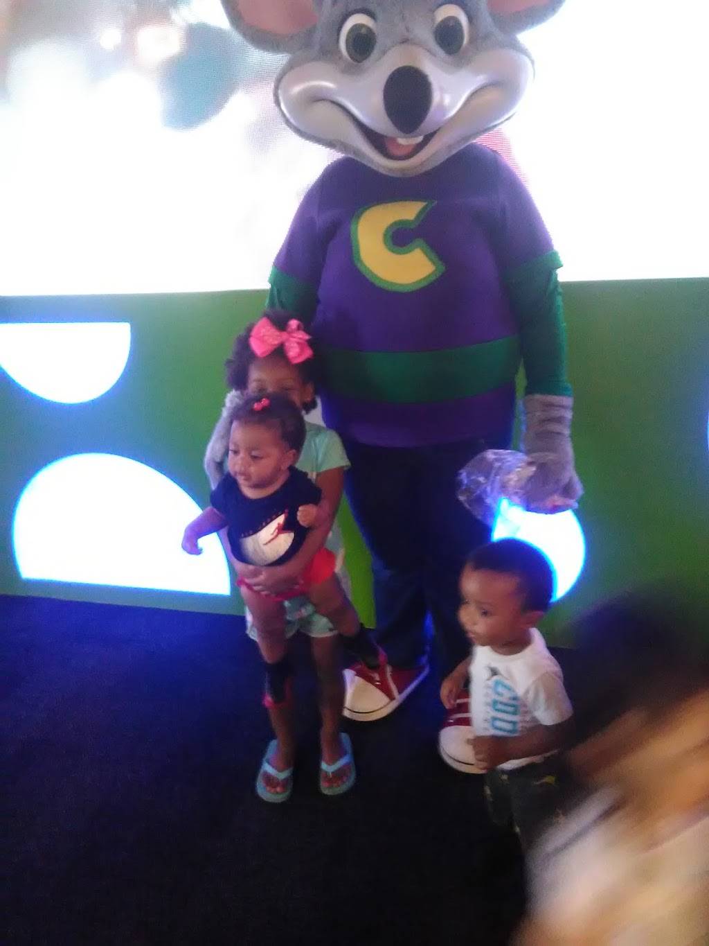 Chuck E. Cheese | restaurant | 13364 Montfort Dr, Dallas, TX 75240, USA | 9723921944 OR +1 972-392-1944