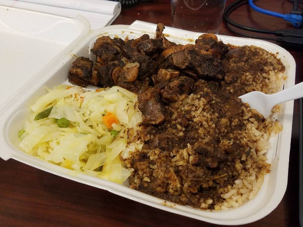 Silver Spoon | restaurant | 940 Park Ave, Lake Park, FL 33403, USA | 5618822400 OR +1 561-882-2400