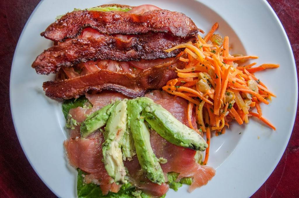 Mollys in Soulard | restaurant | 816 Geyer Ave, St. Louis, MO 63104, USA | 3142416200 OR +1 314-241-6200