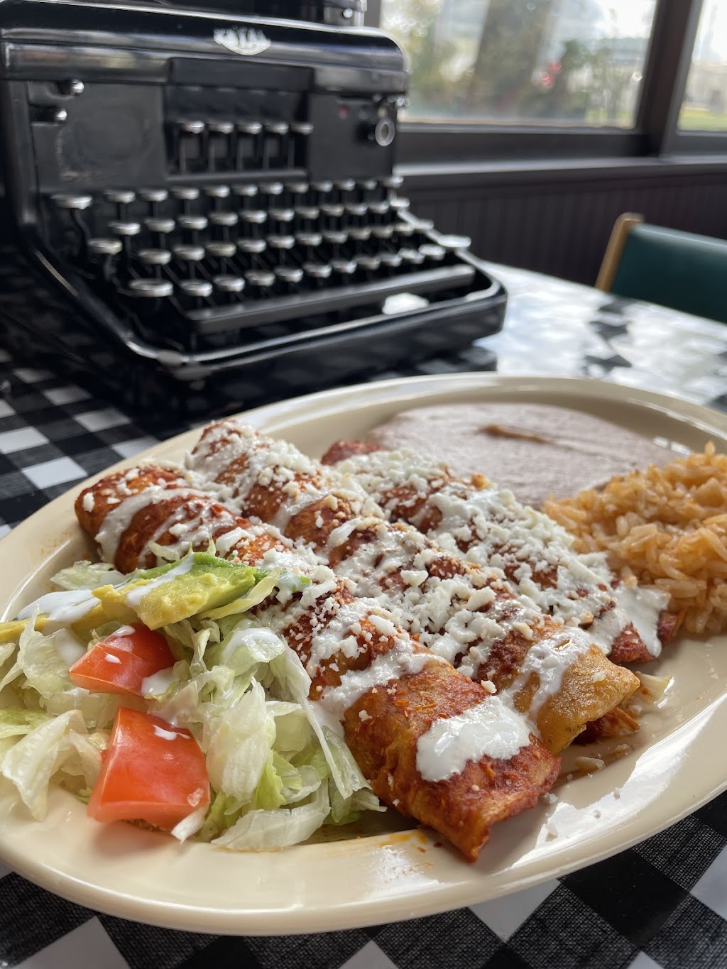 La katrina Bar & Grill | restaurant | 1001 E Spruce St, Abbotsford, WI 54405, USA | 7153160943 OR +1 715-316-0943