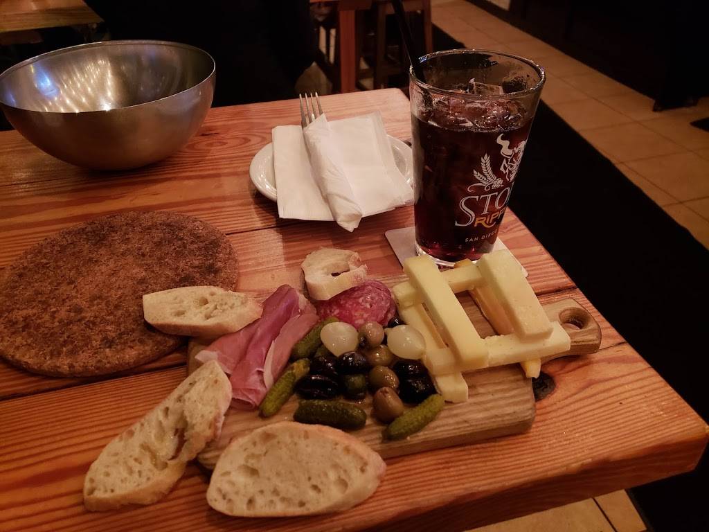 St. Arnolds Mussel Bar | restaurant | 3433 Connecticut Ave NW, Washington, DC 20008, USA | 2026216719 OR +1 202-621-6719