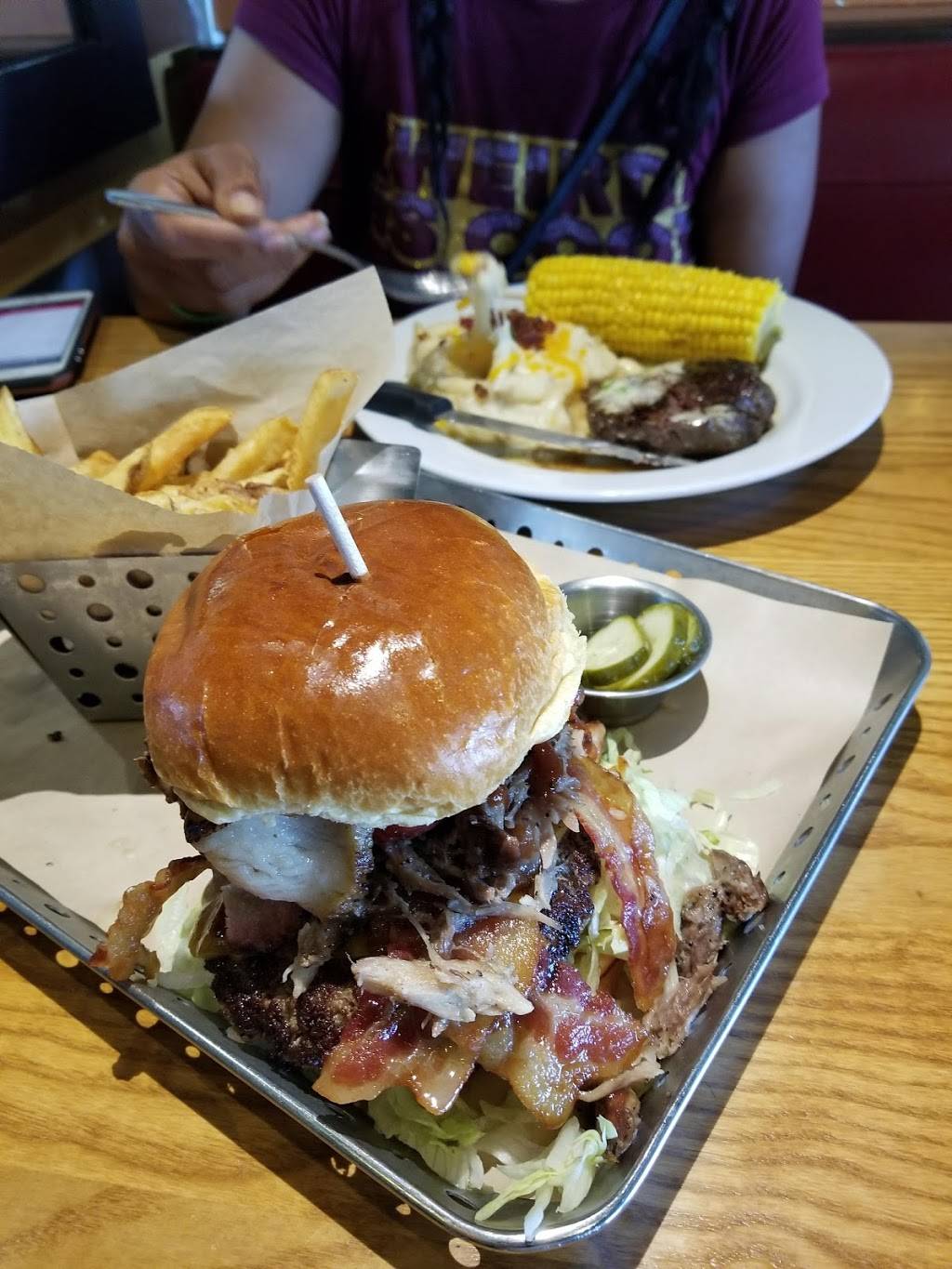 Chilis Grill & Bar | restaurant | 950 W Shawnee St, Muskogee, OK 74401, USA | 9186821652 OR +1 918-682-1652