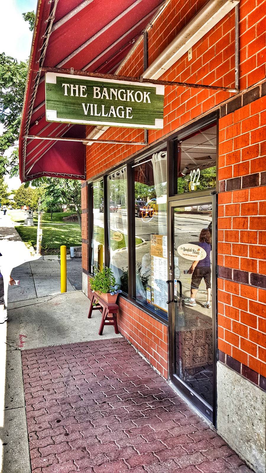 The Bangkok Village Restaurant | restaurant | 22 E Chicago Ave #122, Naperville, IL 60540, USA | 6303699757 OR +1 630-369-9757