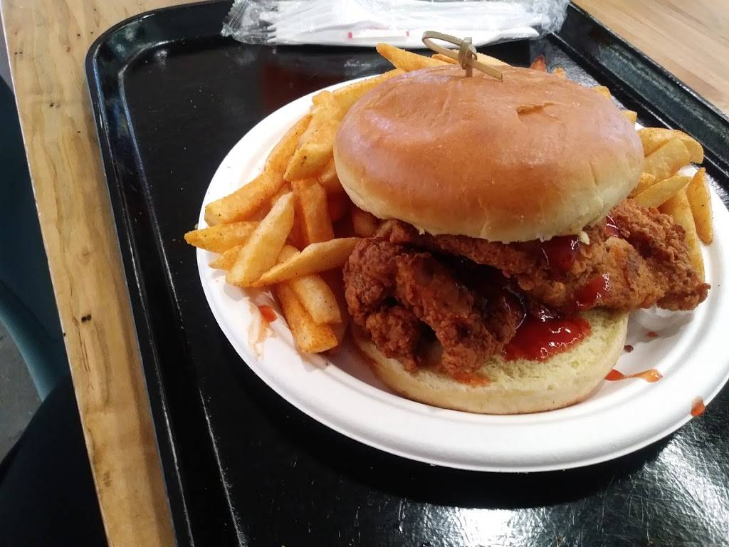 Connies Chicken and Waffles | restaurant | 111 W 10th St, Wilmington, DE 19801, USA | 3023004953 OR +1 302-300-4953