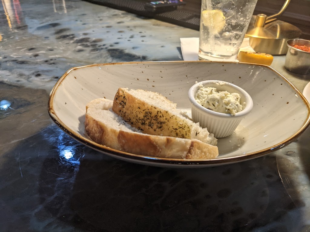 Henley On Grace | restaurant | 314 E Grace St, Richmond, VA 23219, USA | 8047839463 OR +1 804-783-9463