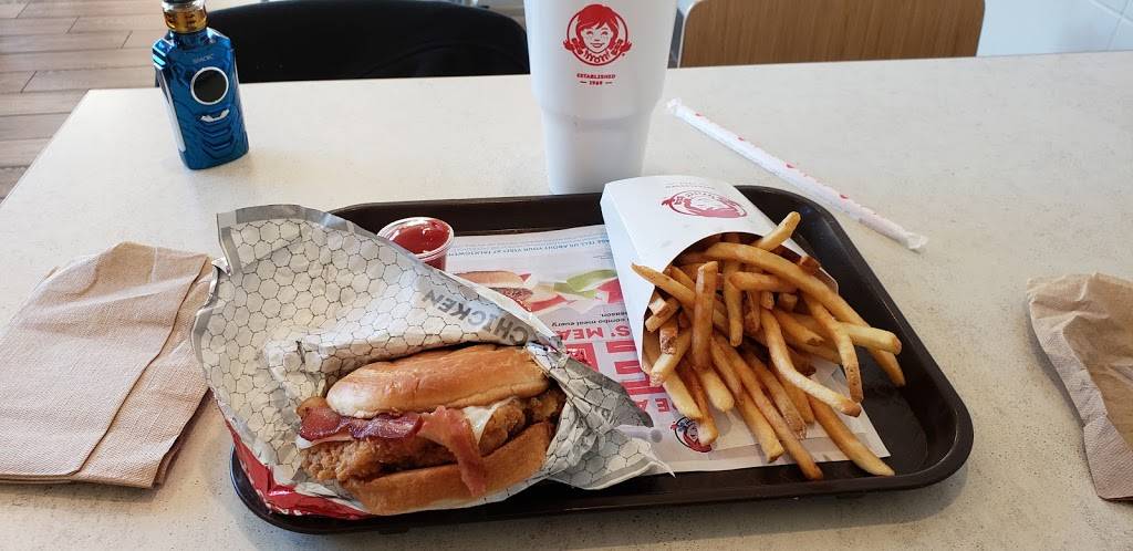 Wendys | restaurant | 3882 Sunrise Hwy, Seaford, NY 11783, USA | 5164094870 OR +1 516-409-4870