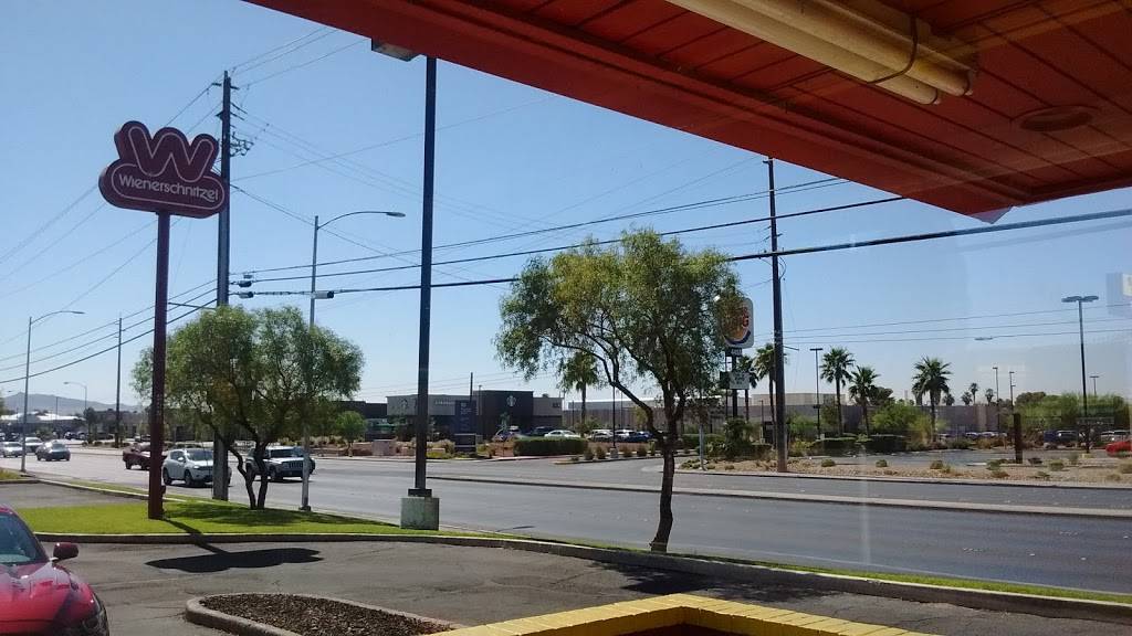 Wienerschnitzel | restaurant | 4470 E Charleston Blvd, Las Vegas, NV 89104, USA | 7025310219 OR +1 702-531-0219