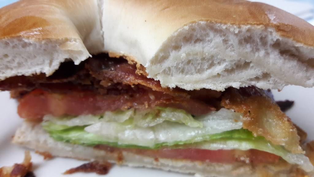 Fast Teddys Restaurant | restaurant | 221 Main St, Tonawanda, NY 14150, USA | 7166929905 OR +1 716-692-9905