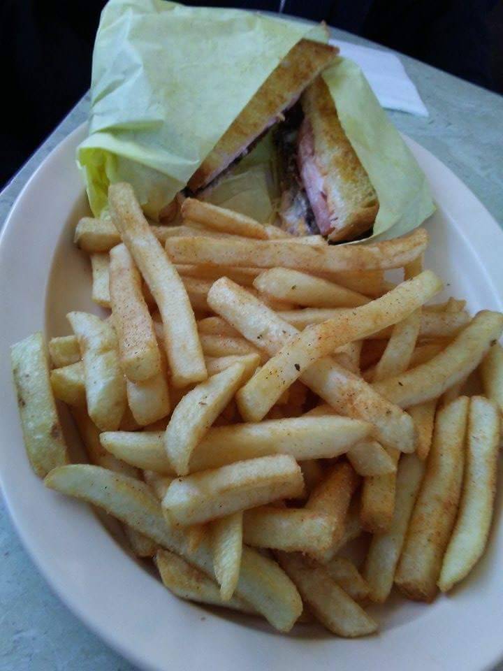 Hungryboy Burgers | restaurant | 10810 Norwalk Blvd, Santa Fe Springs, CA 90670, USA | 5629441552 OR +1 562-944-1552