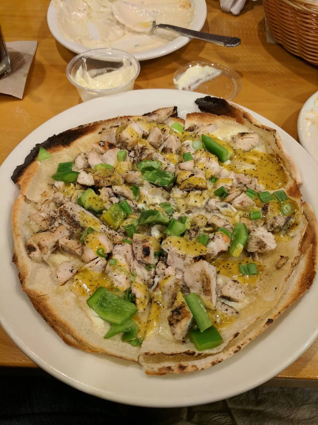 Aladdins Eatery Hyde Park | restaurant | 3664 Edwards Rd, Cincinnati, OH 45208, USA | 5138718333 OR +1 513-871-8333