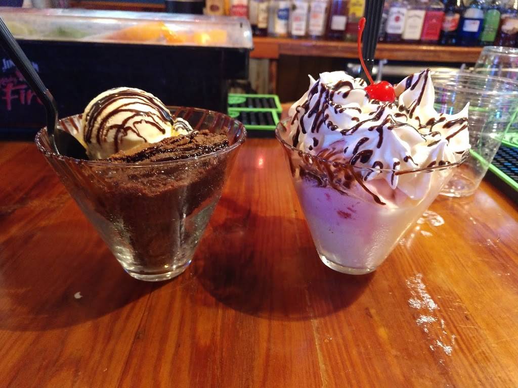 Flying Fish Bar & Grill | restaurant | 7906 US-80, Savannah, GA 31410, USA | 9128972009 OR +1 912-897-2009